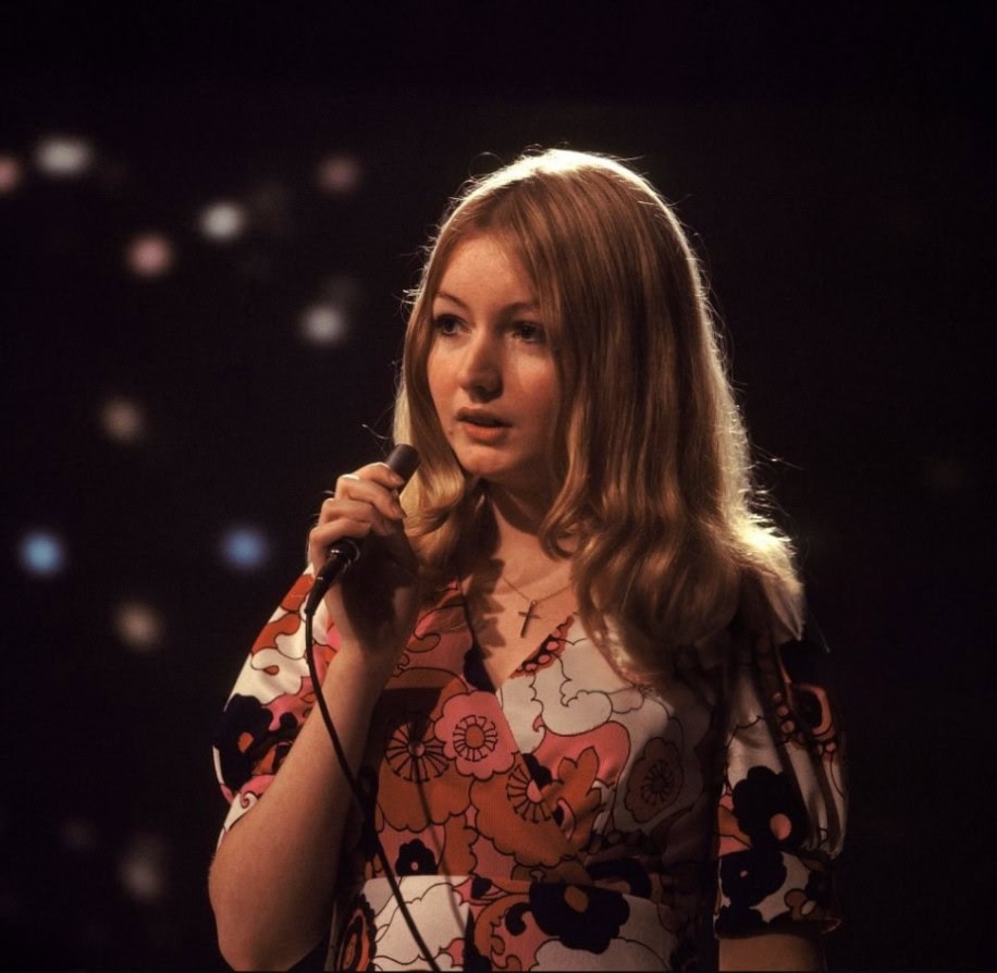 Mary Hopkin “Those Were The Days” on The Ed Sullivan Show