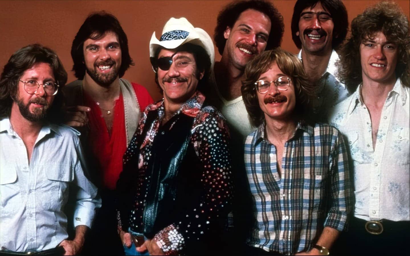 Dr. Hook – When You’re In Love With A Beautiful Woman (1979)