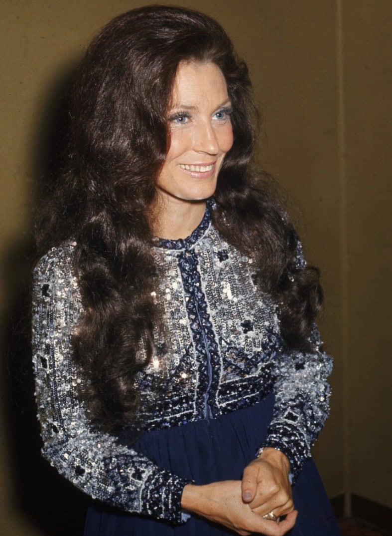 Loretta Lynn – What’s The Bottle Done To My Baby